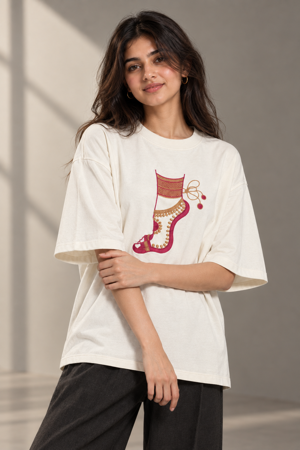 Divine Anklet Oversized T-Shirt – Off-white