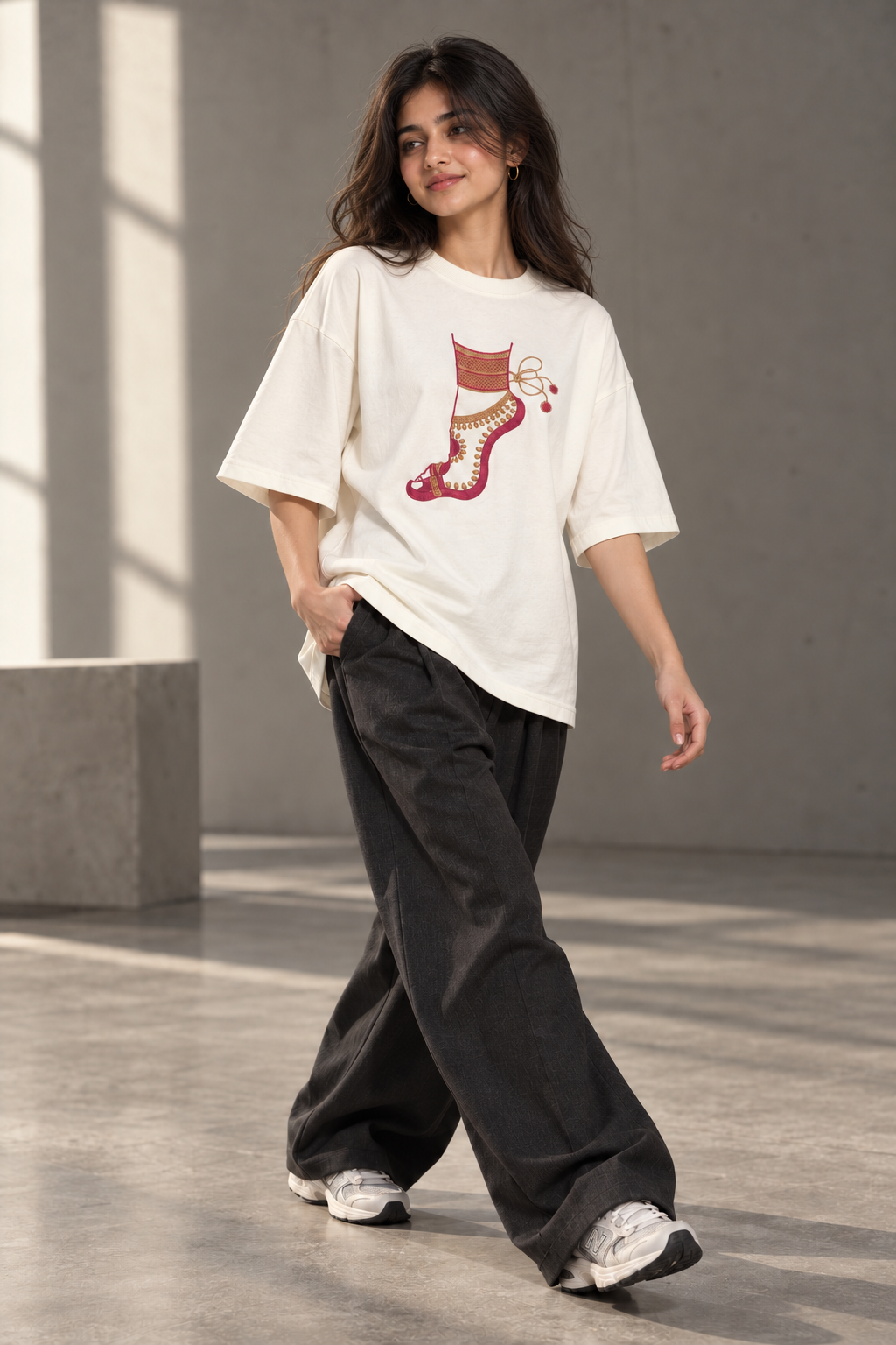Divine Anklet Oversized T-Shirt – Off-white