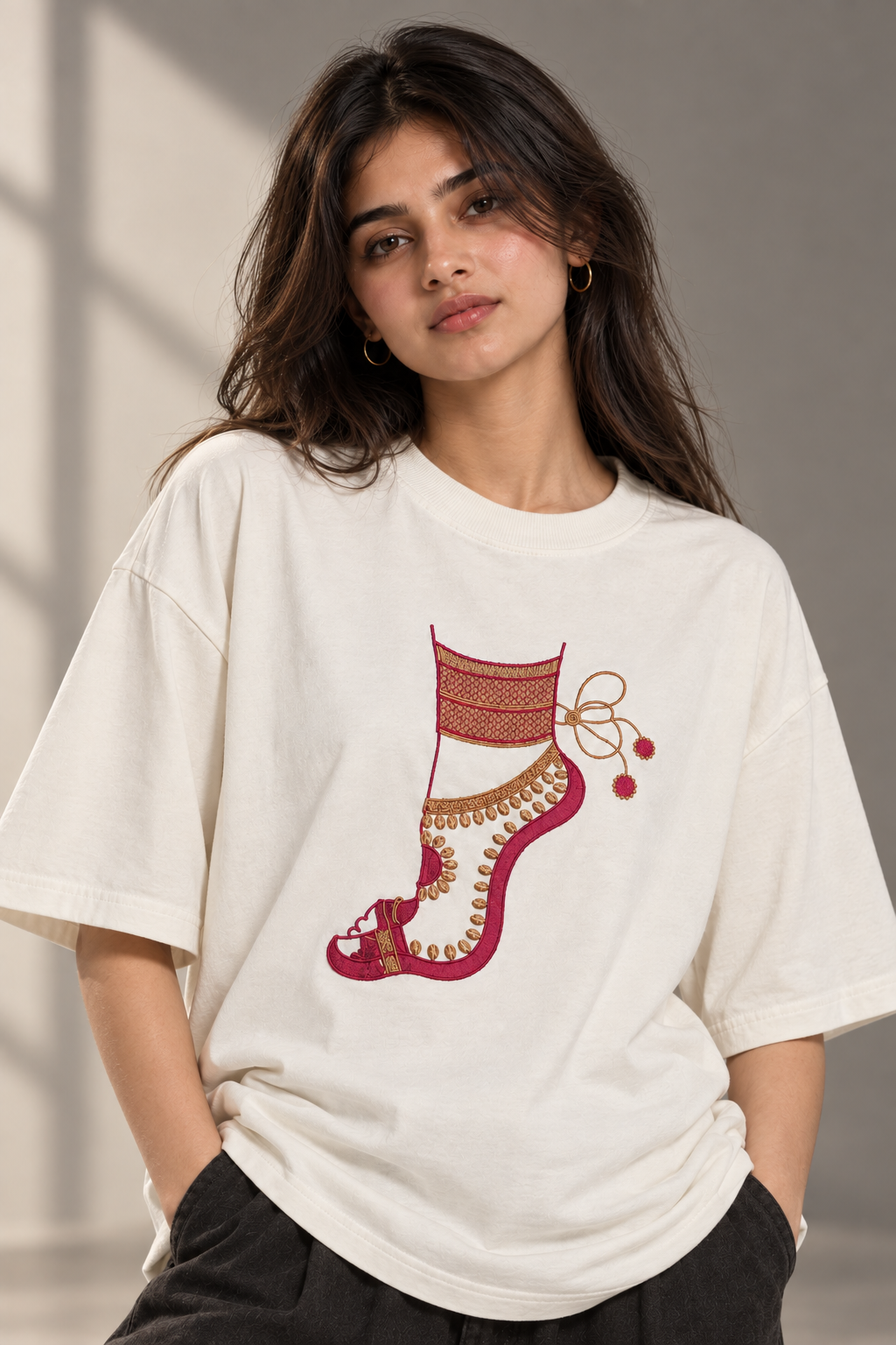 Divine Anklet Oversized T-Shirt – Off-white